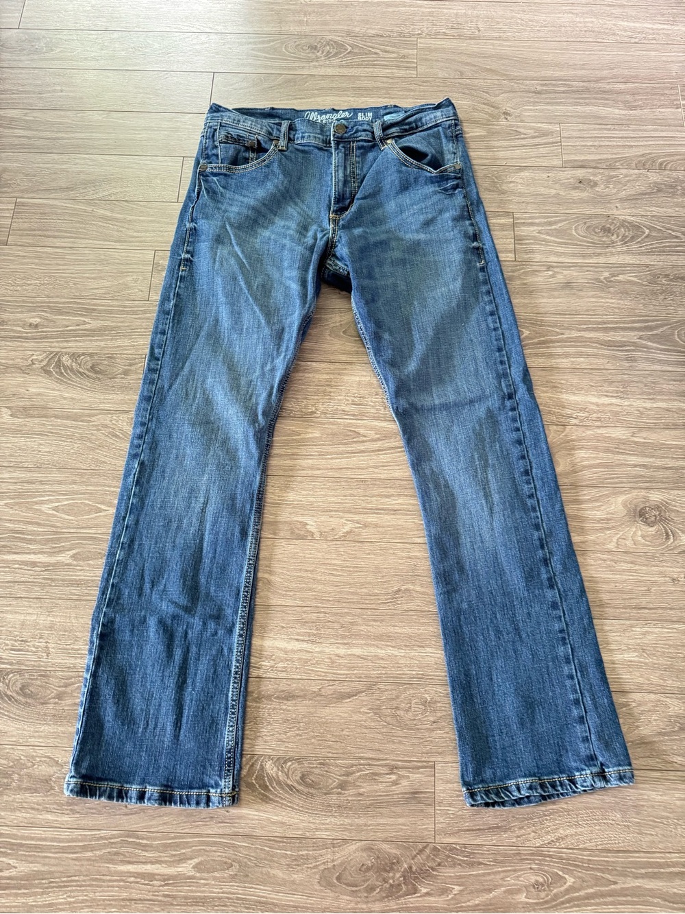 Wrangler Men's Medium Blue Slim Bootcut Jeans